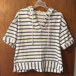 Jane + Delaney Striped Short Sleeve Hooded Top